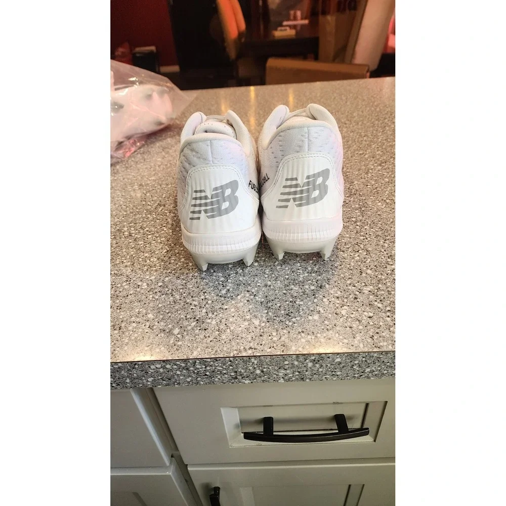 New Balance FuelCell 4040 v7 Cleats Mens White Like New